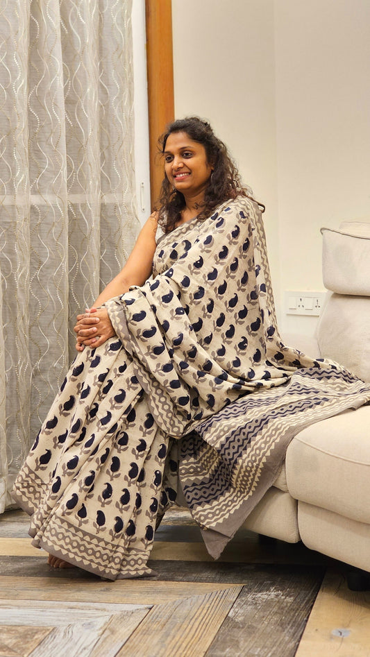 Mulmul cotton saree with Handblock prints - Cream and Blue