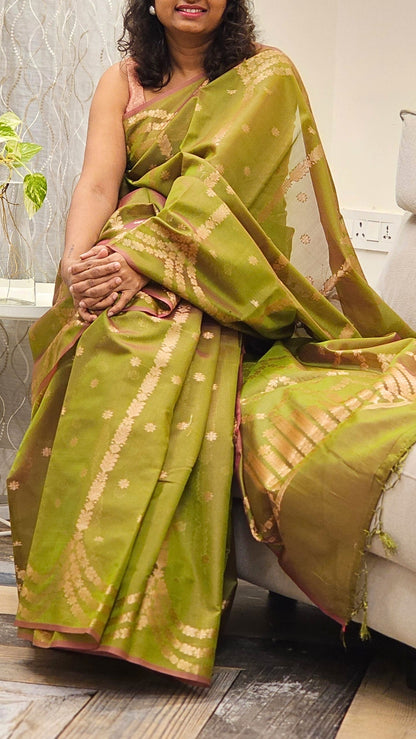 Banaras Silk blend saree in dual shade - Green and brown