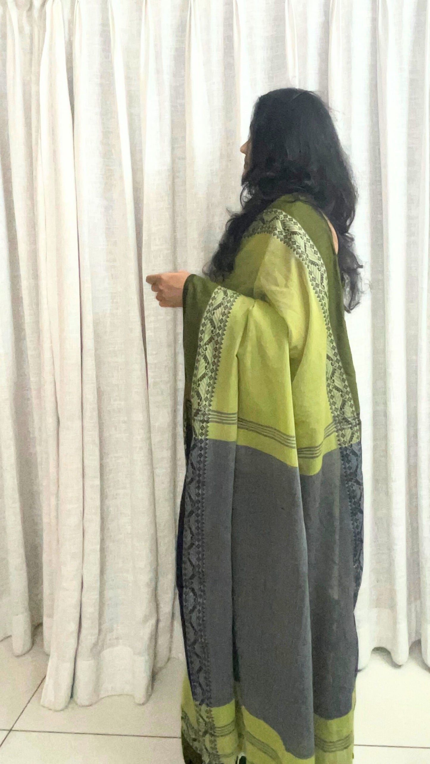 Soft Cotton saree with traditional border - Green and Grey