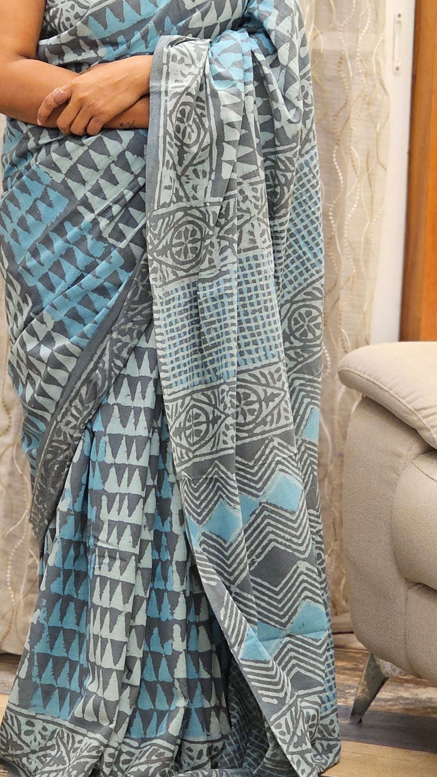 Mulmul cotton saree with Handblock prints - Grey and Light Blue